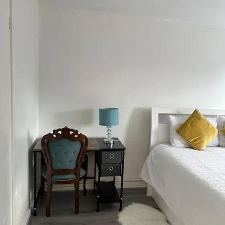 Idyllic Stylish Apartment With Fast Speed Broadband & Free Parking Londres Exterior foto