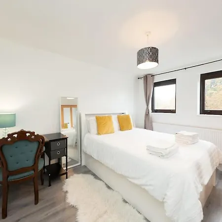 Idyllic Stylish Apartment With Fast Speed Broadband & Free Parking Londres Exterior foto