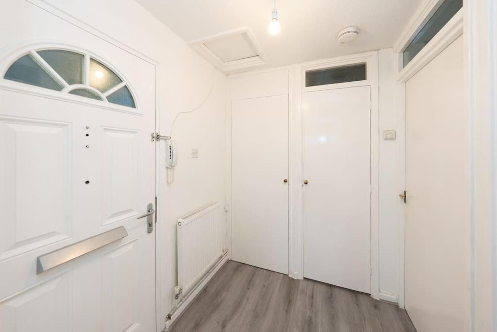 Appartement Idyllic Stylish With Fast Speed Broadband & Free Parking Londres